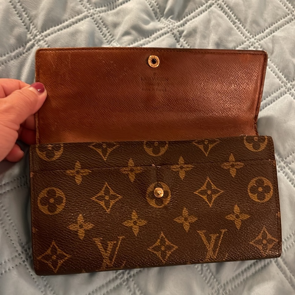 Monogram Sarah Wallet - Picture 5 of 9